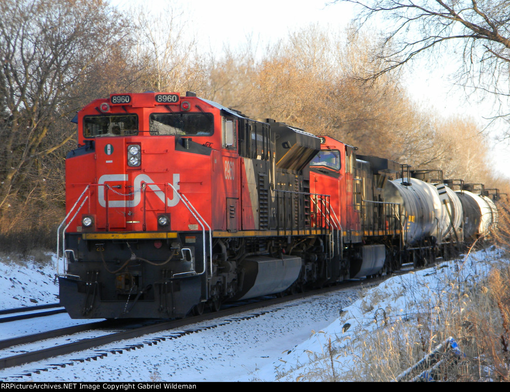 CN 8960 & CN 2886 AT SHAKY LAKE RD